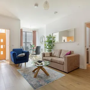 1 Bed - Redhill Central, Surrey, Gatwick #3 Apartment