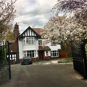  Homestay Westmorland - 4 House - Walking Distance To Qmc And - Free Parking United Kingdom